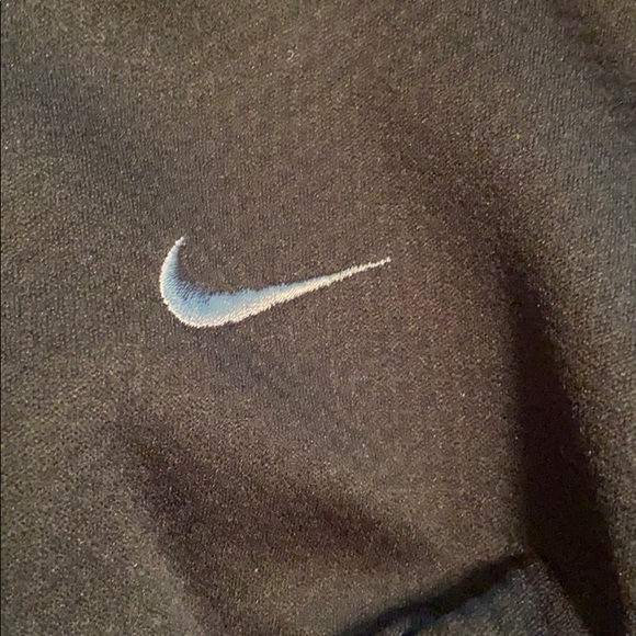 A pullover - Picture 4 of 4